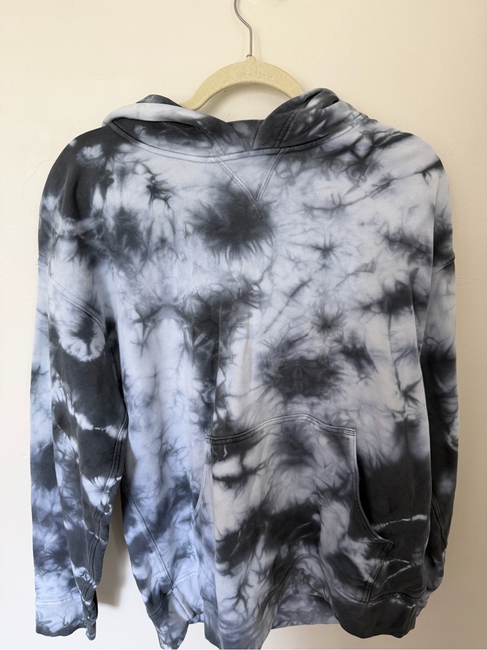 lululemon athletica Gray & White Tie-Dye Hoodie